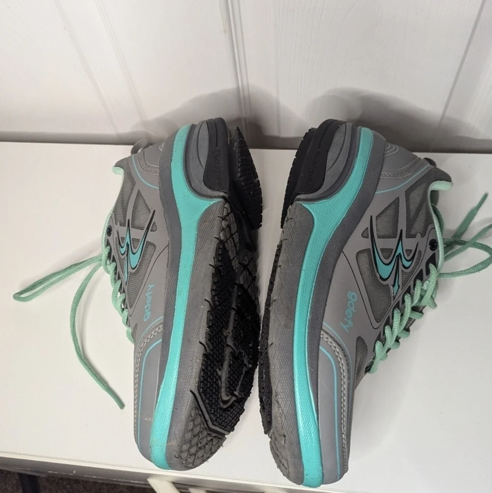 Gdefy Womens Shoes Gravity Defyer Mighty Size 8 Sneakers Gray Walking Comfort